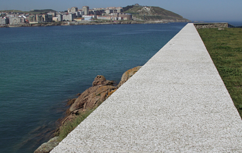 Calculator can help predict sea-level rises when planning coastal infrastructure © Miguel Saavedra