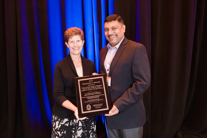 1106-awards-winner-portraits-21-BEST PAPER.jpg