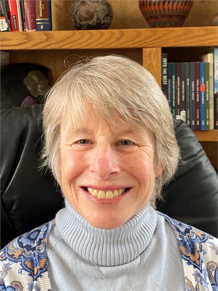 Cathryn Manduca headshot