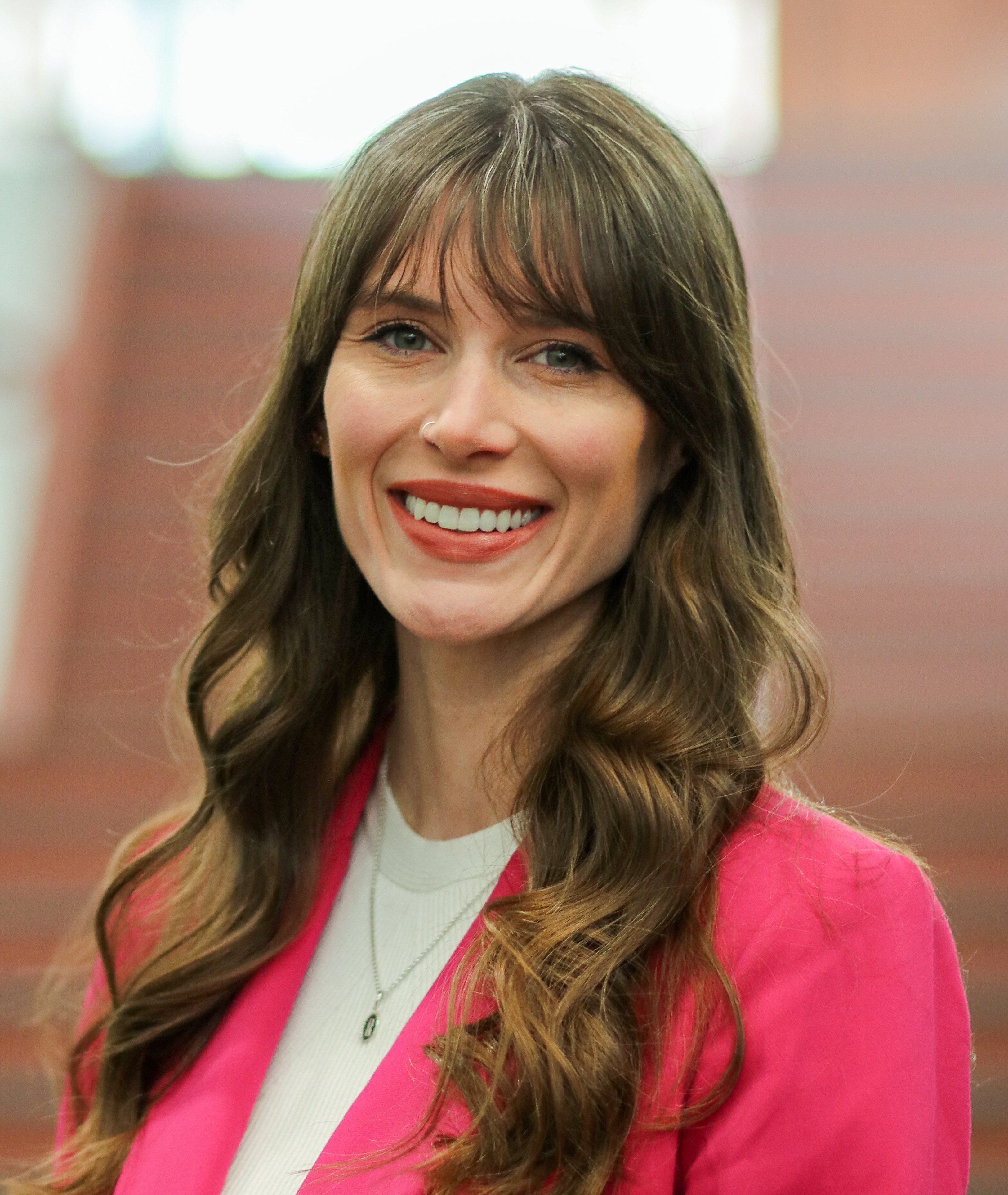 Headshot: Hanna Lewis