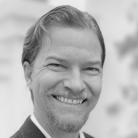 Erik Narhi headshot