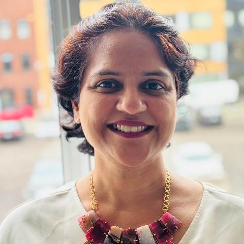 Gayathri Benkataraman headshot