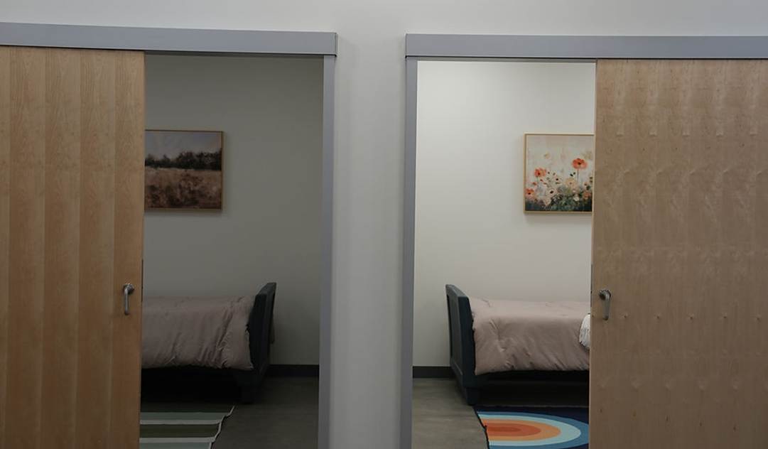 A picture containing wall, indoor, floor, bedroom

AI-generated content may be incorrect.