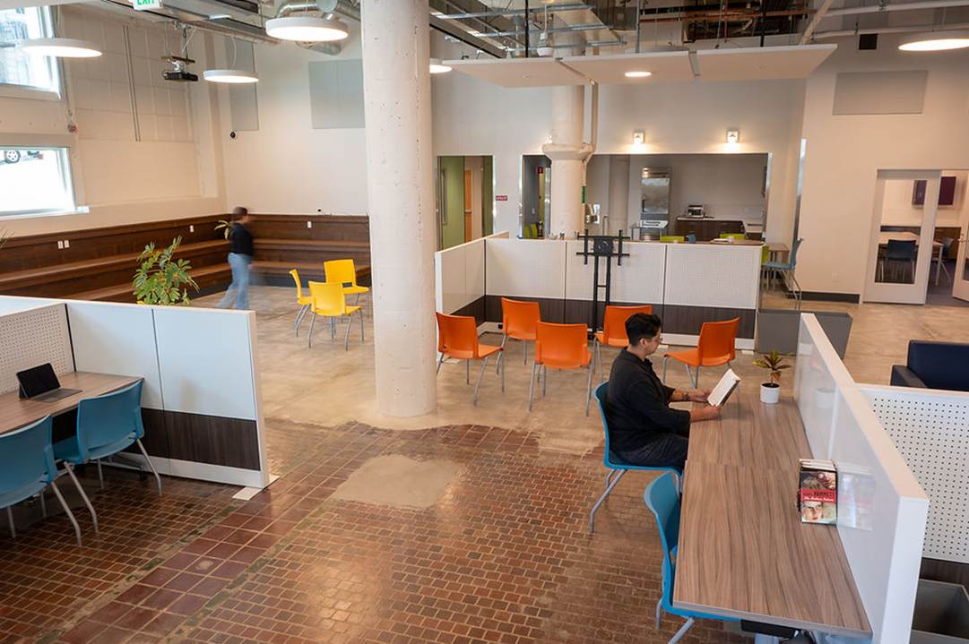 A picture containing floor, indoor, room, living

AI-generated content may be incorrect.