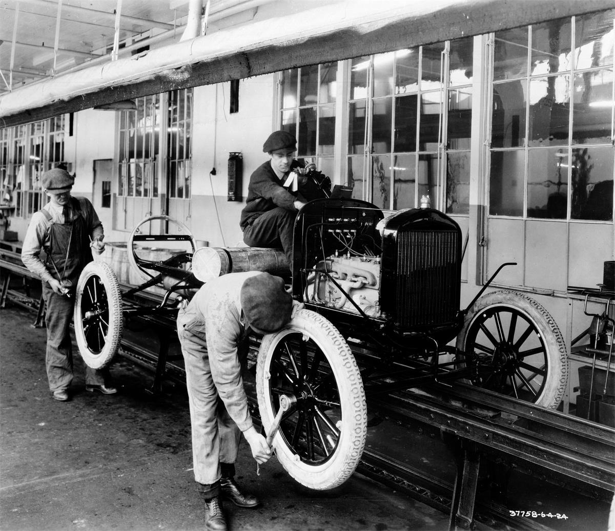 Ford Moving Assembly Line to Ford Automated Assembly Line –Images from Ford Media Center