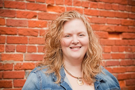 Head shot of Sheralyn