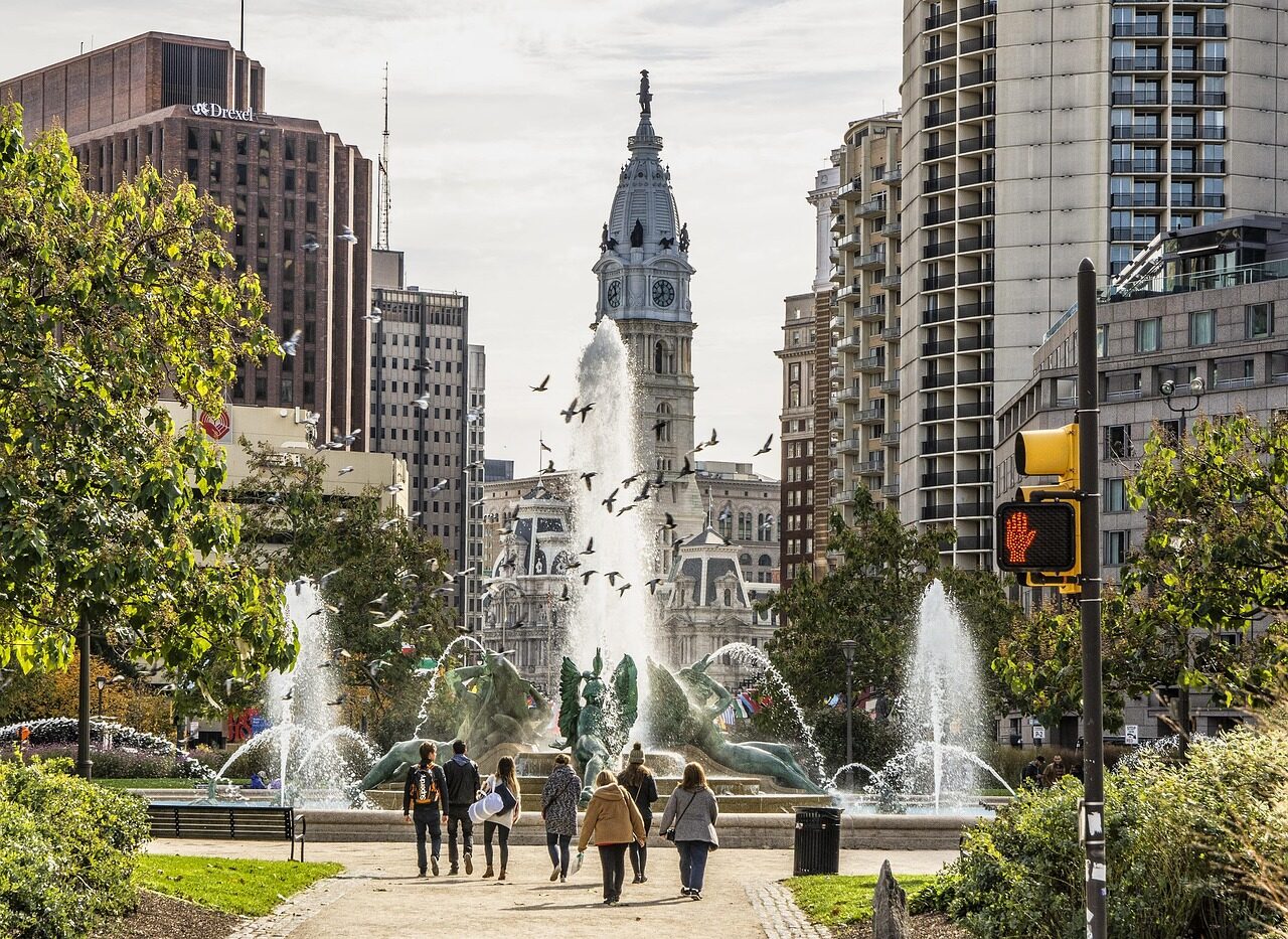 Philadelphia City Hall and fountain