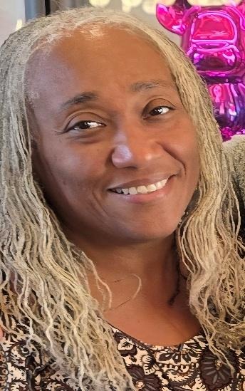 A person with blonde hair smiling

AI-generated content may be incorrect.