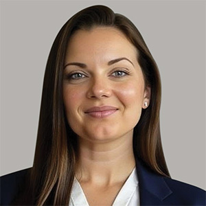 Headshot of Leslie Lamb