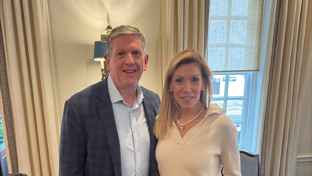 Representative Beth Van Duyne (R-TX) and ASCA Chief Executive Officer Bill Prentice pose together at a meeting.