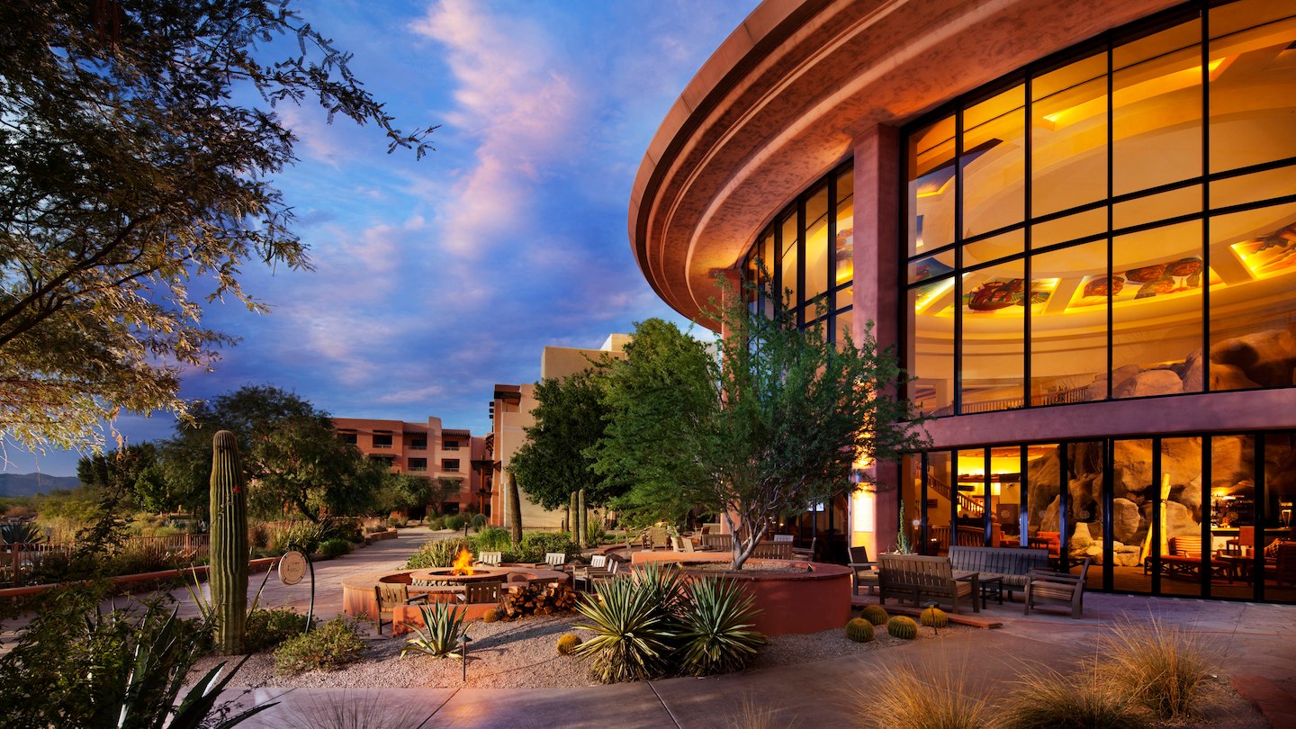 phxwp-lobby-0594-hor-wide.jpg