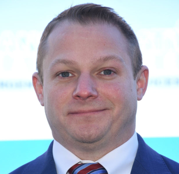 Headshot of Robert Luckritz