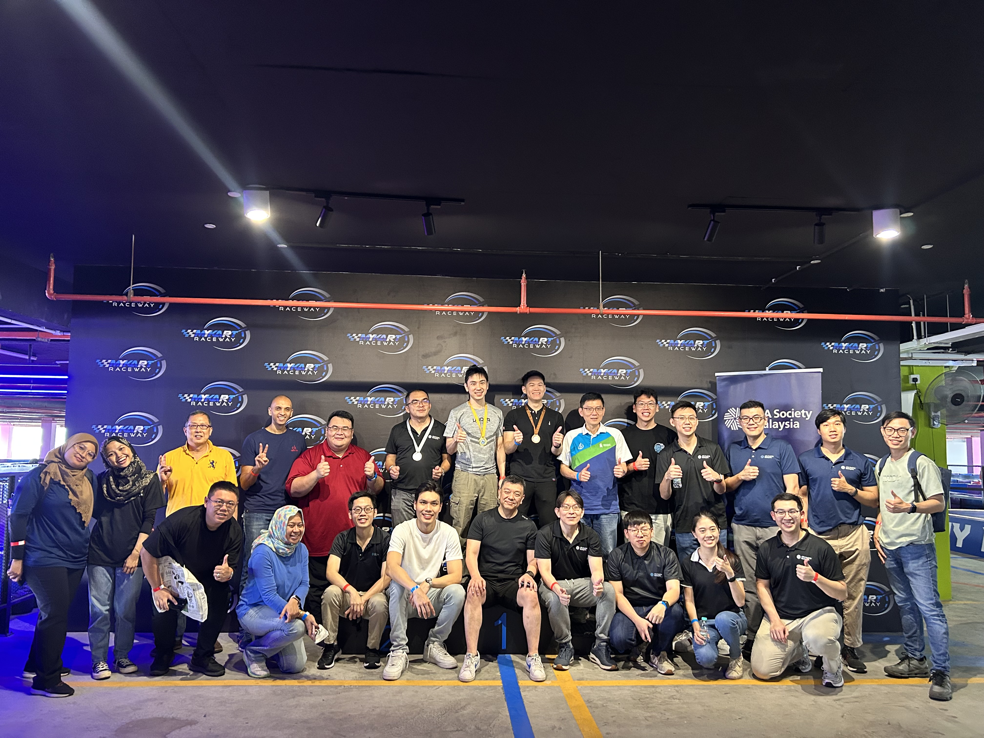 Go-Kart Members Grand Prix — action on the track