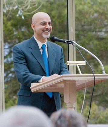 Ishkandar Ahmed Headshot