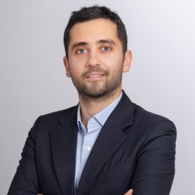 Jonathan Dayan