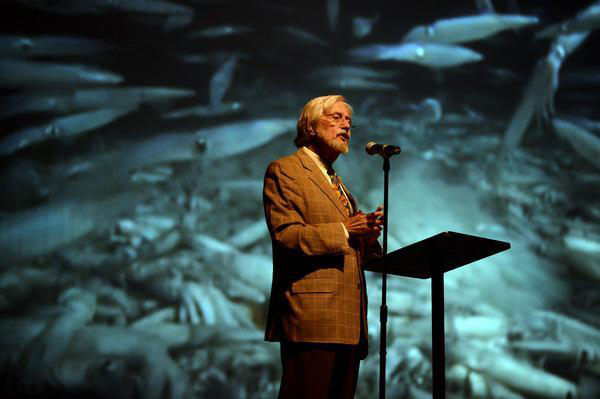 Jean-Michel Cousteau talks with students about preserving the ocean
