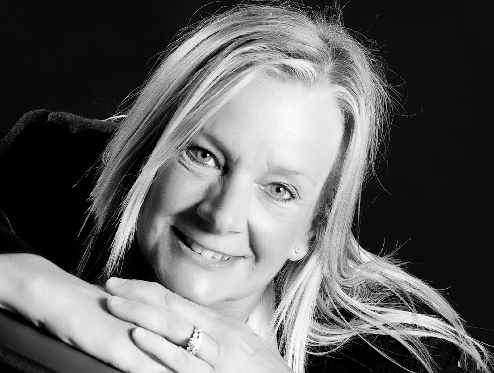 Marilyn_BarefootBlack_and_white_head_shot_1.jpg