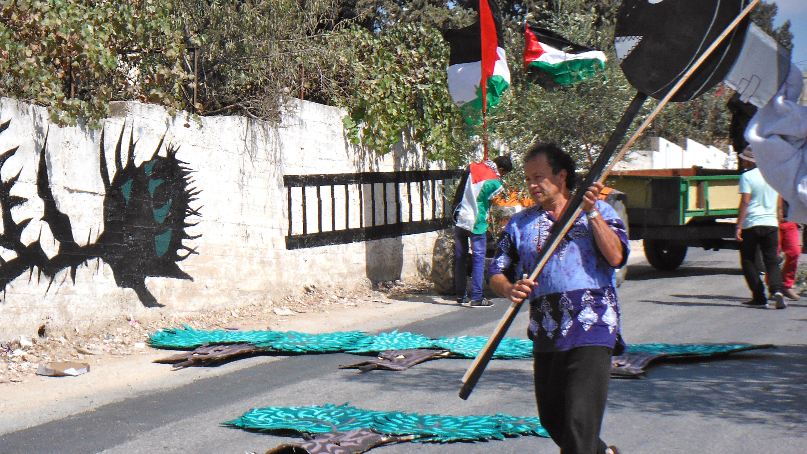 Theatre artist Hector Aristizabal in Bil’in.