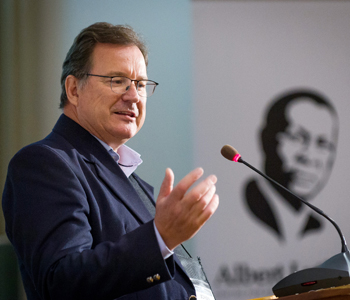 Keynote Speaker Johan van Zyl