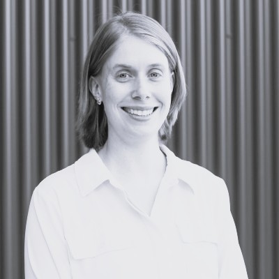 Mary Kate, Communications