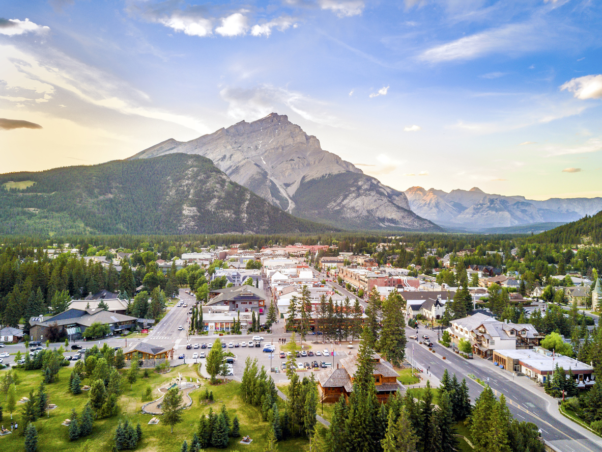 Amazing-cityscape-of-Banff-in-Rocky-Mountains_-Alberta_Canada-879223620_1185x888.jpeg