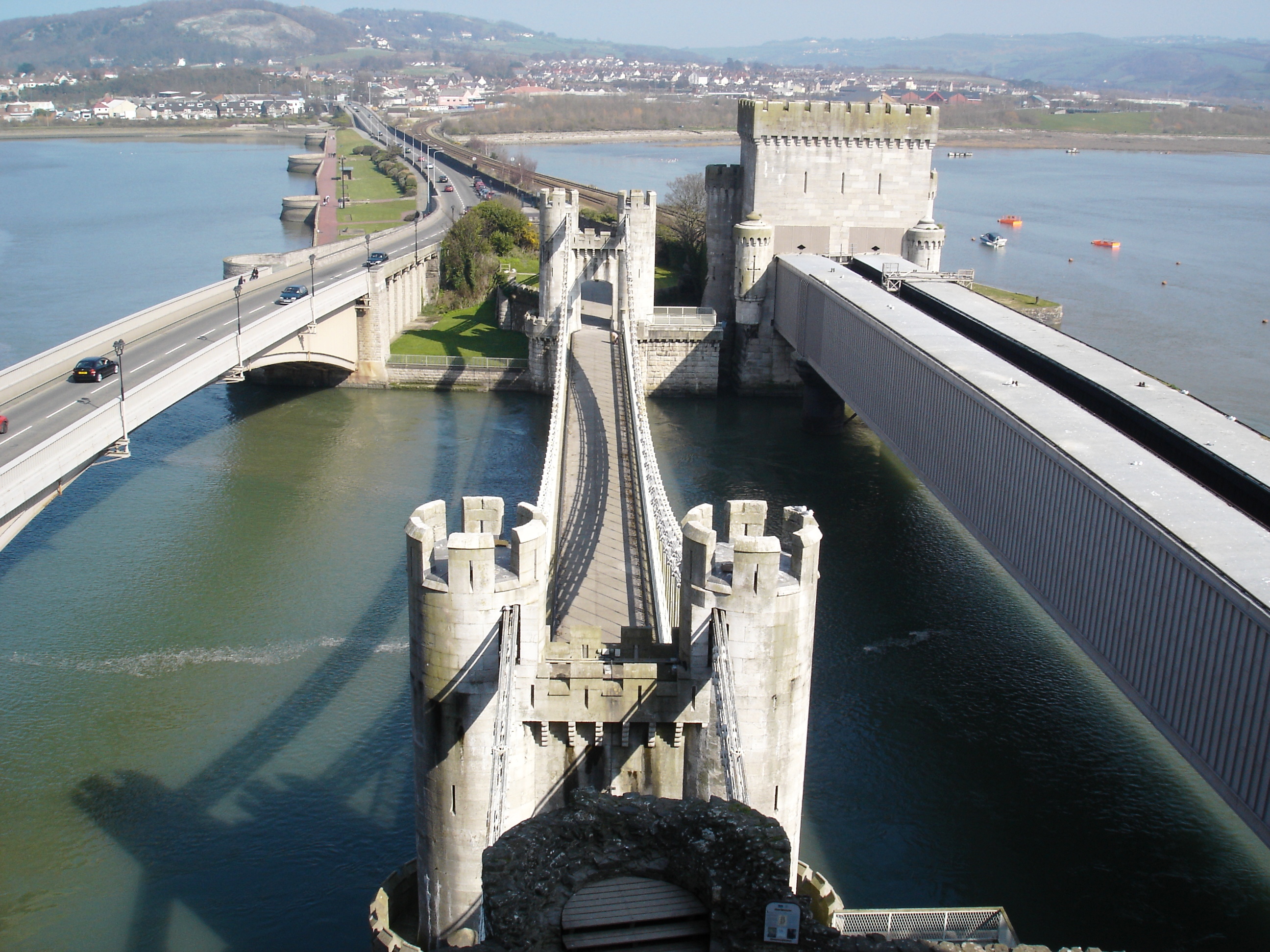 Conwy_Suspension_Bridge_from_the_castle.jpeg class=