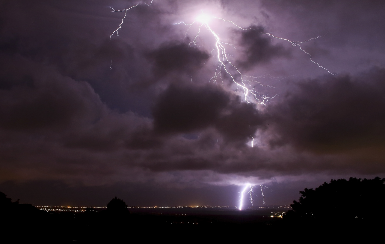 Lightening-bolt-695958388_1287x818.jpeg