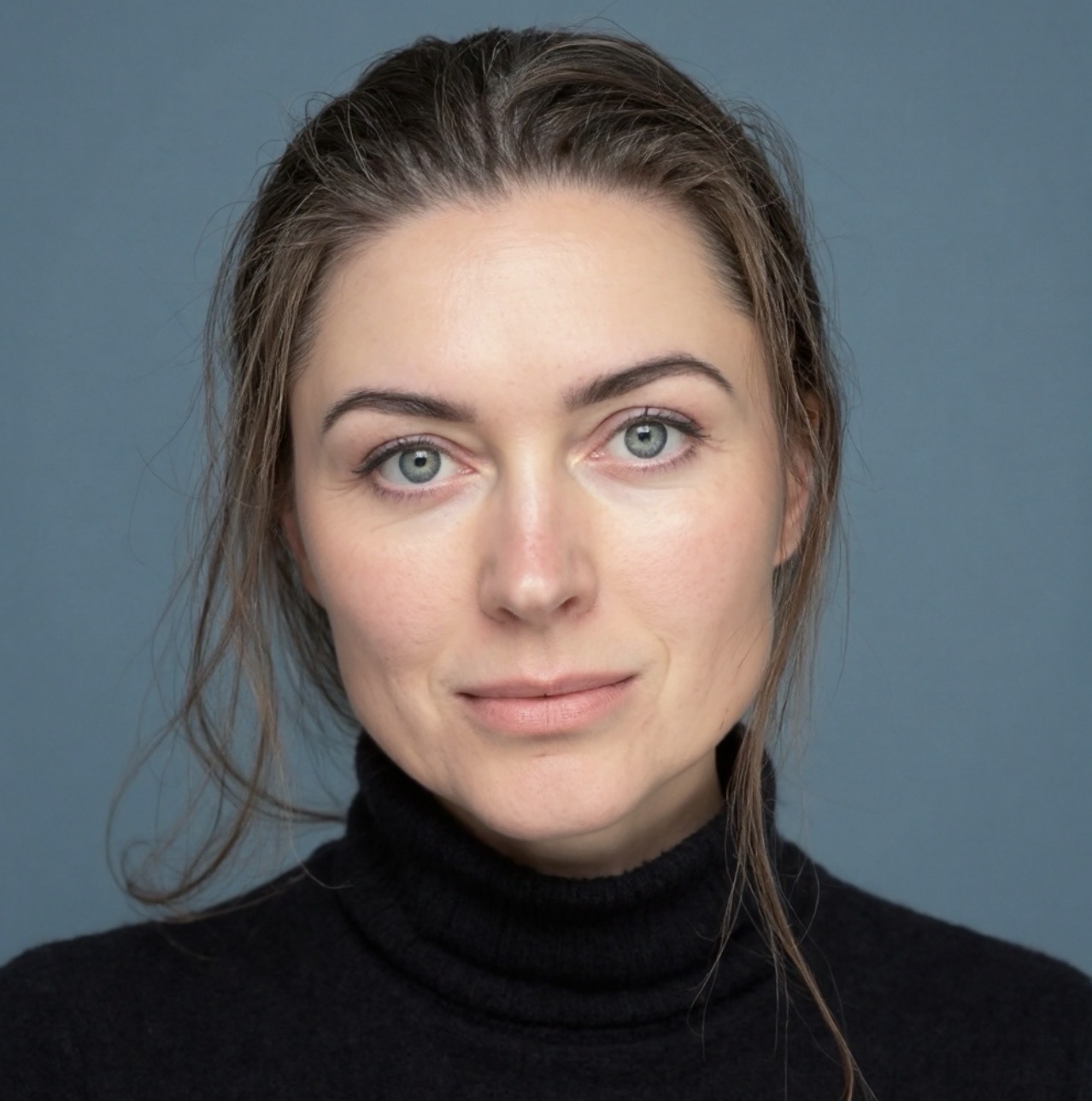 Elena Bobkova headshot