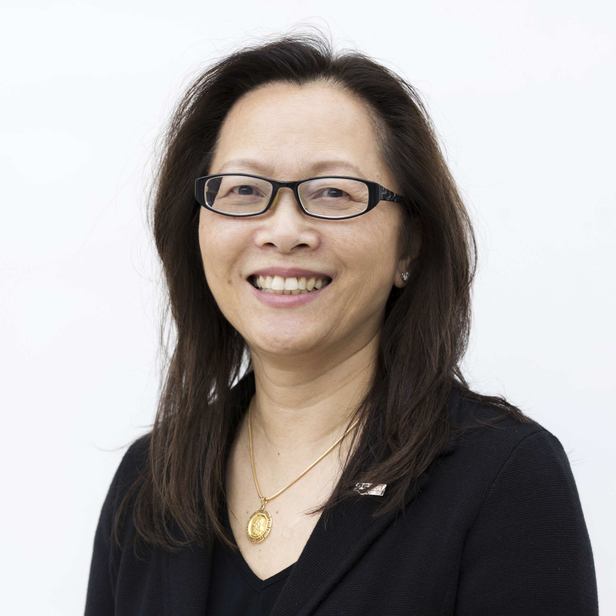 Headshot of Queenie Jang