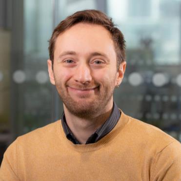 Headshot of Lindsay Davies