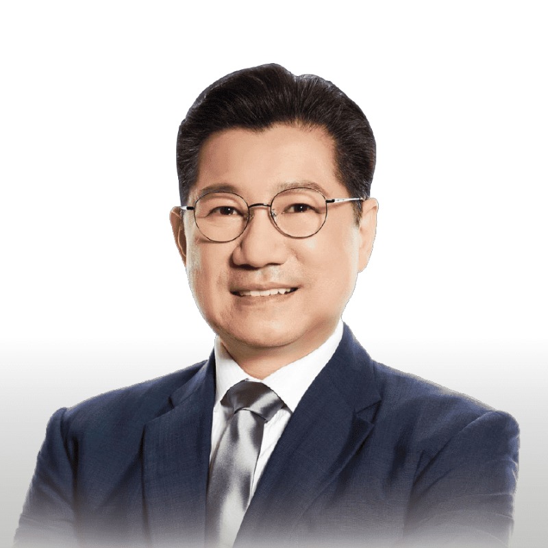 Headshot of Shin Kawamata