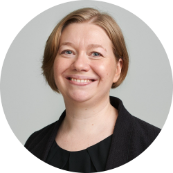 Headshot of Lindsay Davies