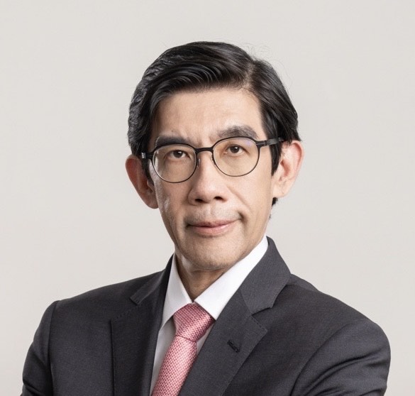 Headshot of Oscar Lee