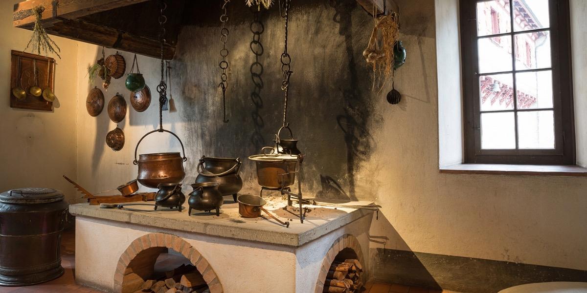 Throughout the Middle Ages and into the Industrial Revolution_Schweigen