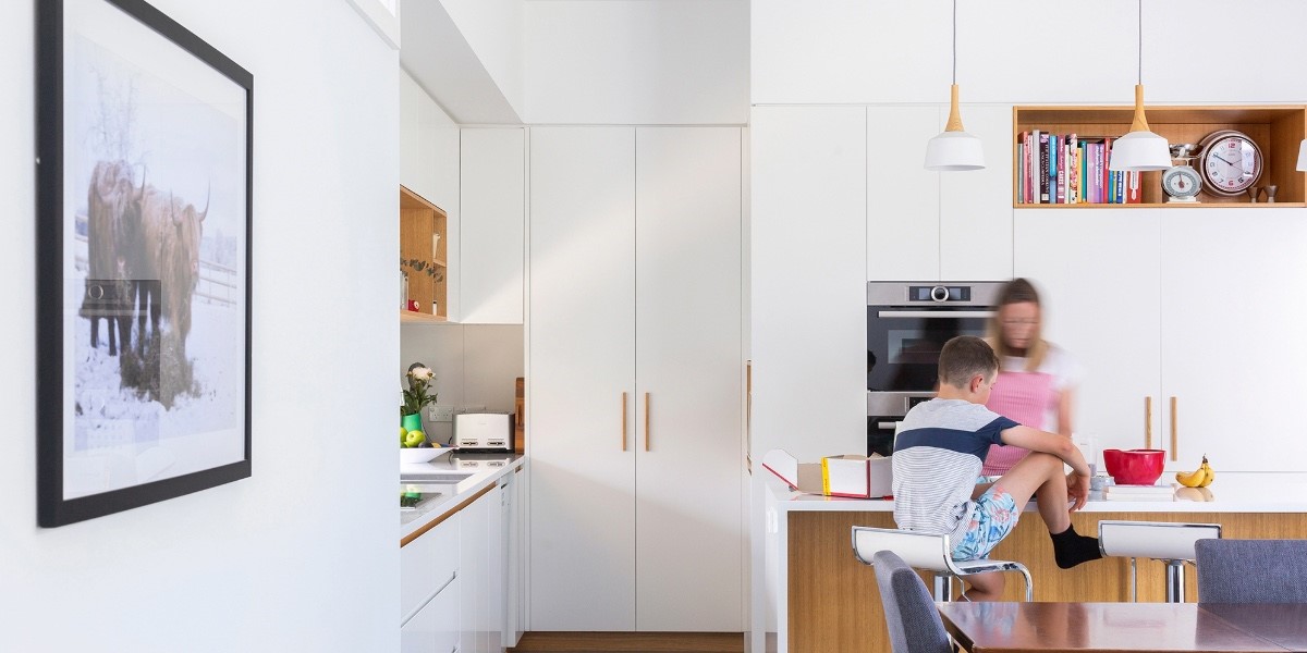 Kitchen by Rob Henry Architects & Walmsley Building featuring the UM1170-9S Silent Undermount Rangehood