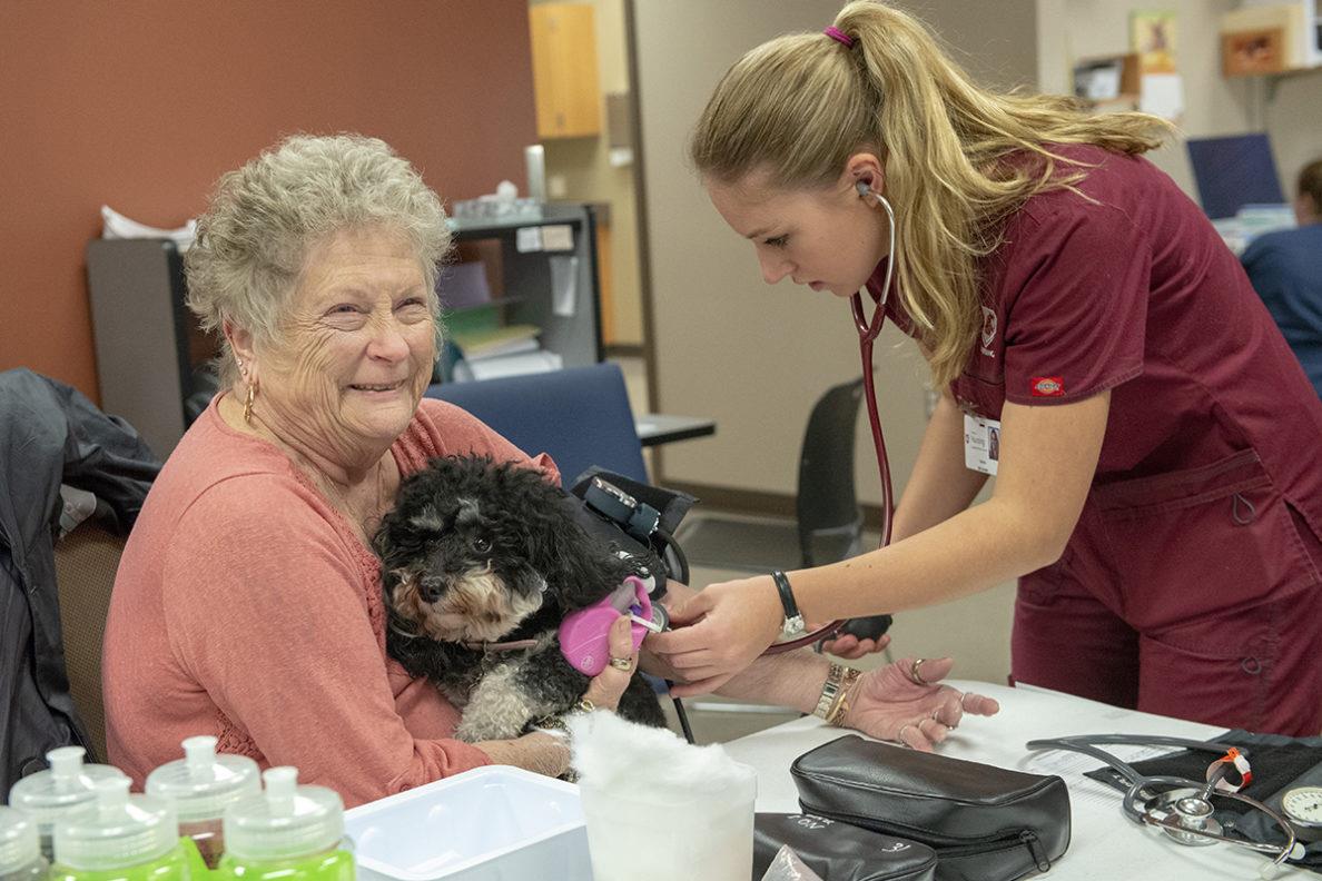 Healthy People + Healthy Pets clinic at WSU Health Sciences Spokane on Nov. 9. (Photo by Cori Kogan.)