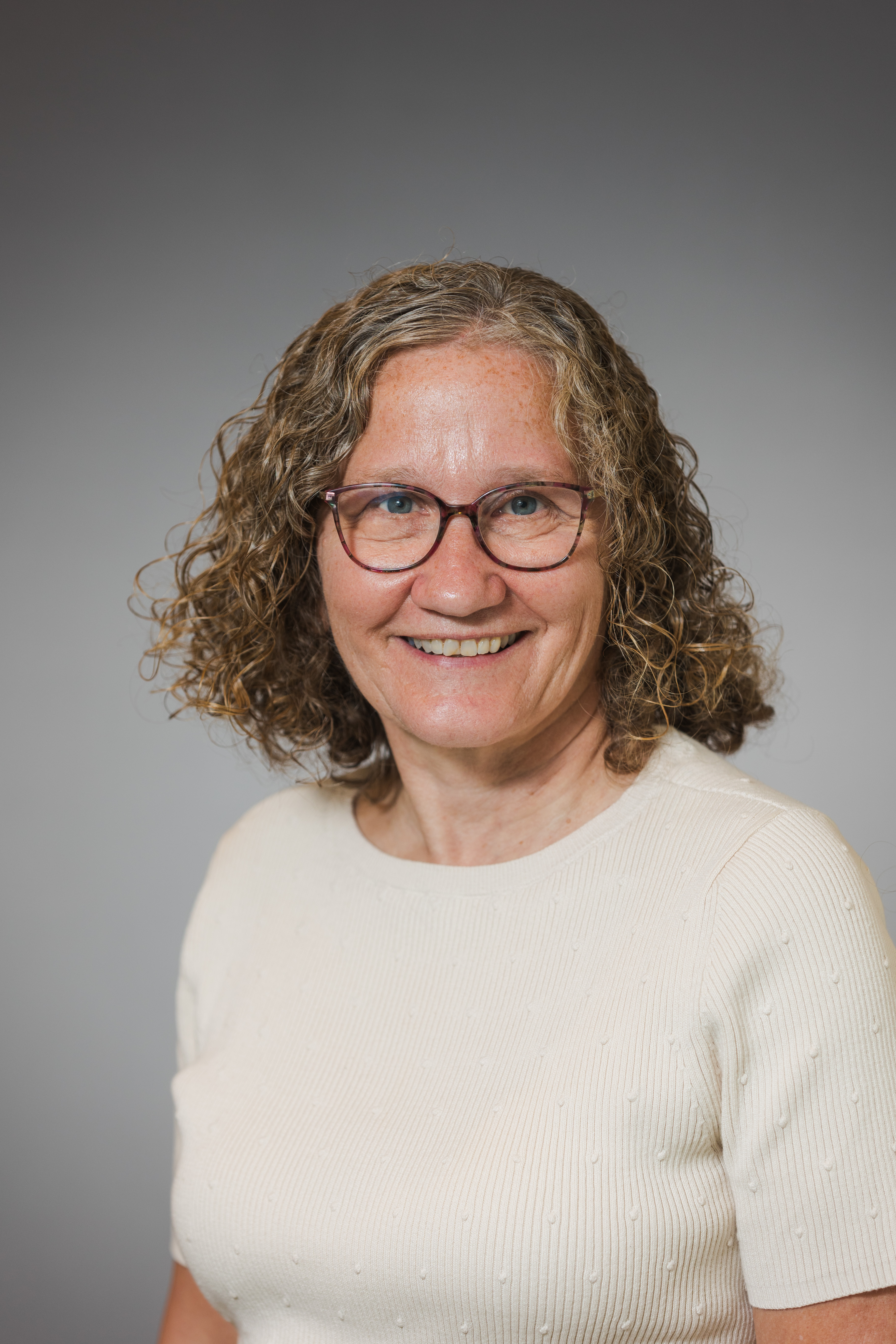 Lori Rummelt headshot