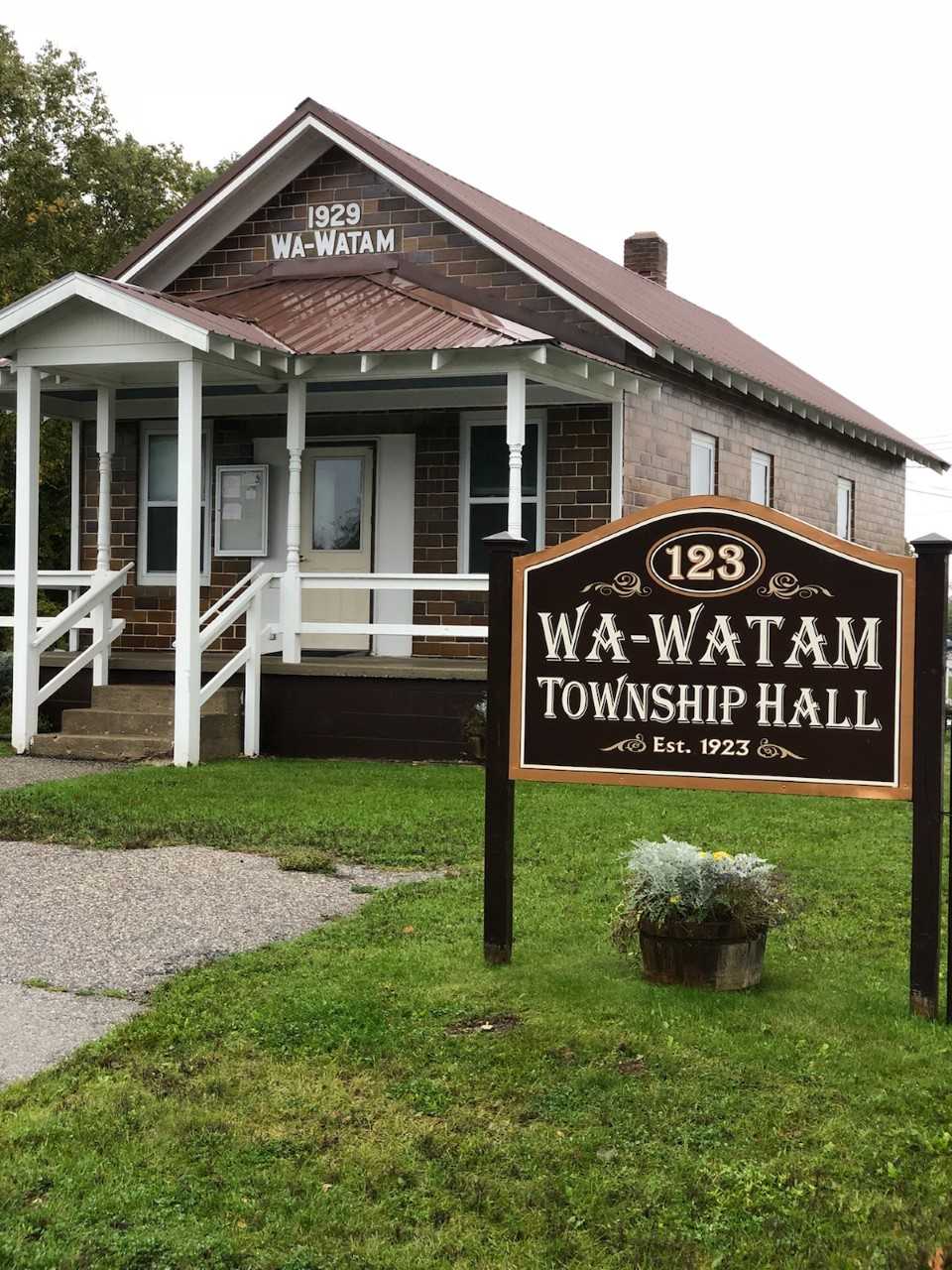 Wa-watam_Township_Hall.jpeg