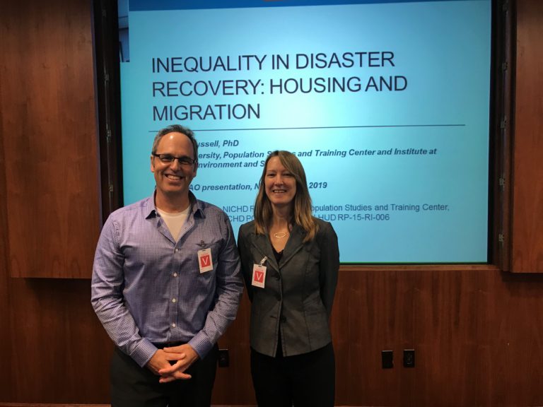 PAA Members James Elliott (Rice University) and Elizabeth Fussell (Brown University) at a November 2019 briefing for GAO staff.