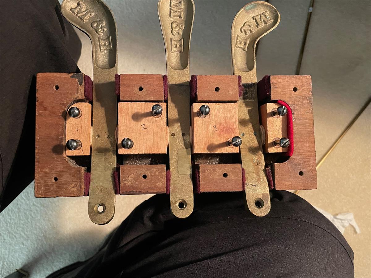 Sustain pedal squeak Mason & Hamlin CAUT