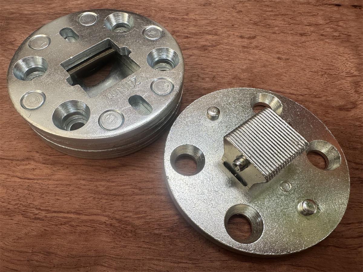 Male Lock Plate (009058HH) and Female Lock Plate (009059HH) Open Position