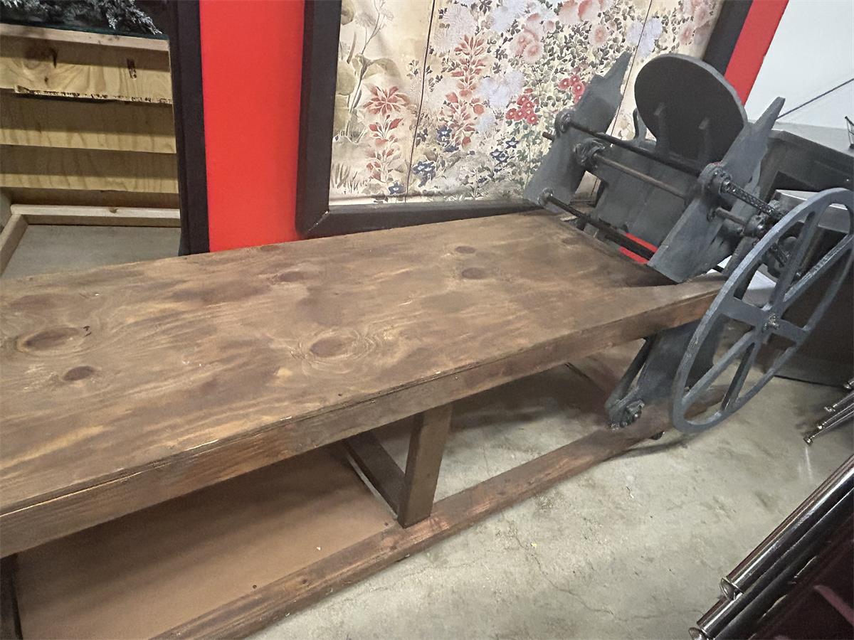 Whole thing is about 8' long on wheels