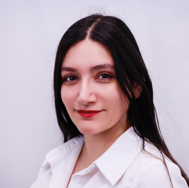 Mahdis Borhani headshot