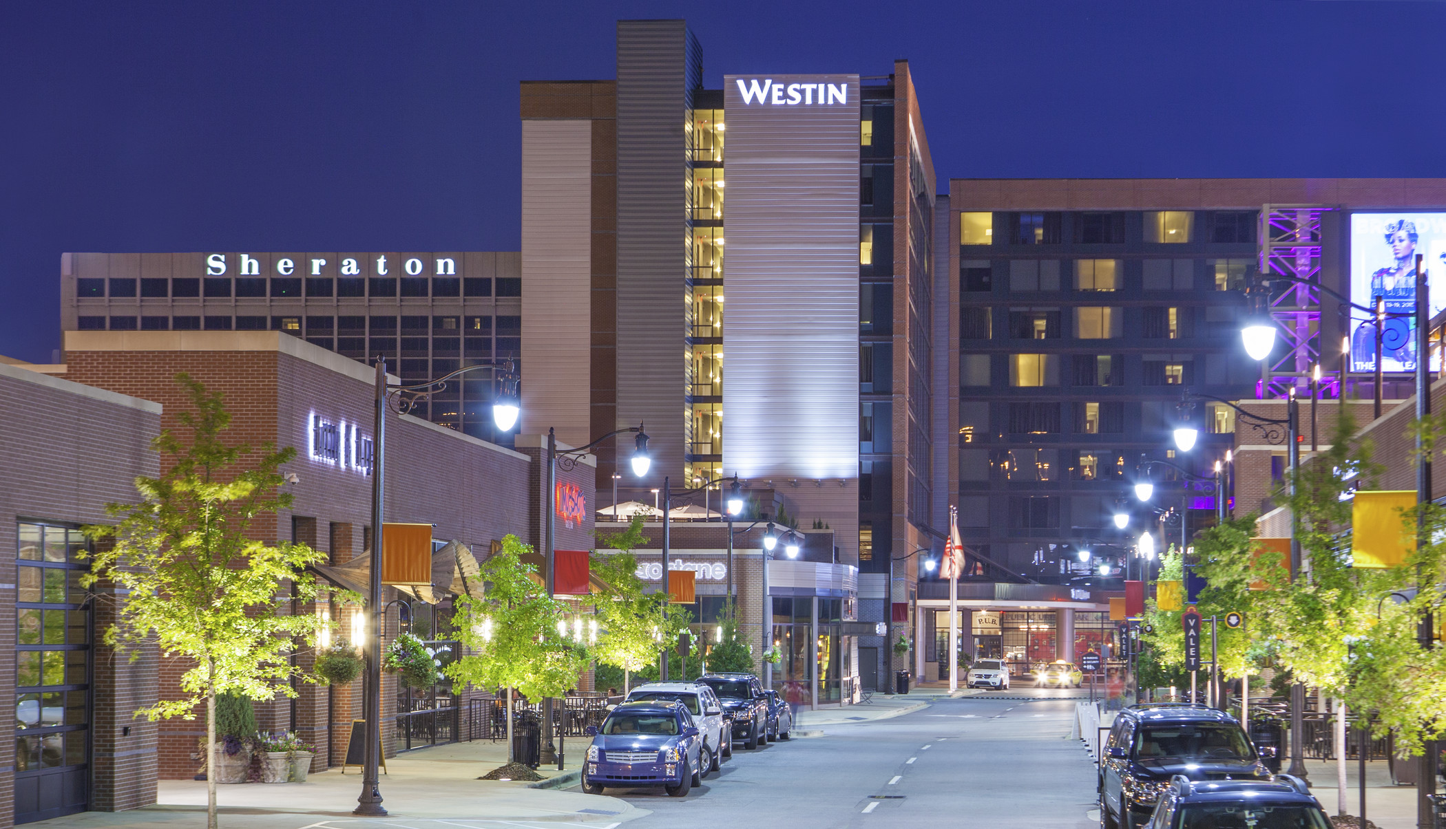 Sheraton_Birmingham_and_The_Westin_Birmingham_Hotel_Complex.jpg