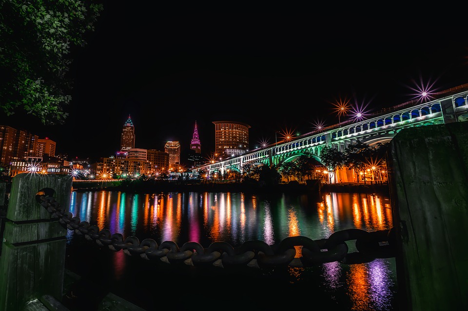 cleveland-skyline cleveland-1888370_960_720.jpg