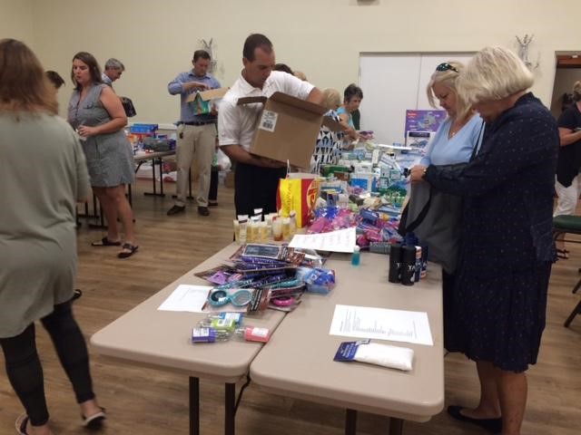 Florida Realtors Pack Totes for Hope
