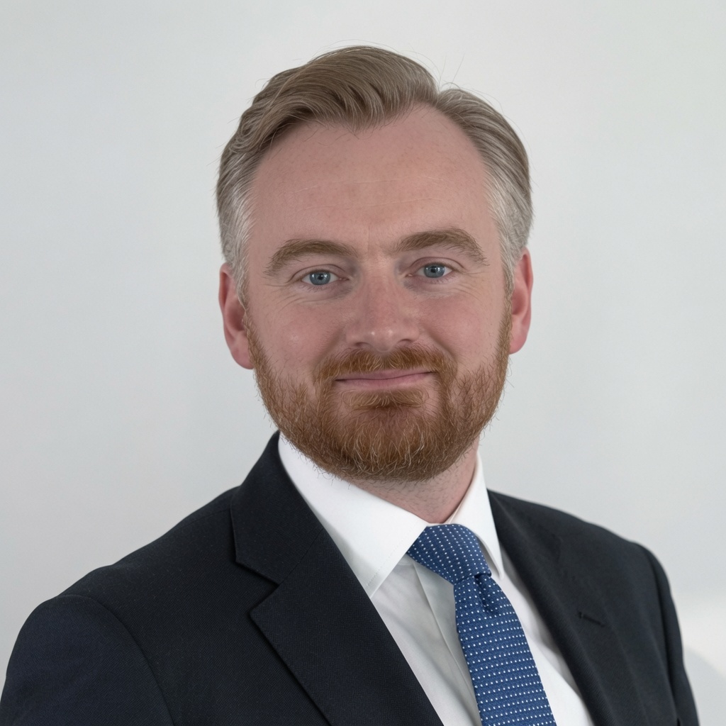 Daniel Slater headshot