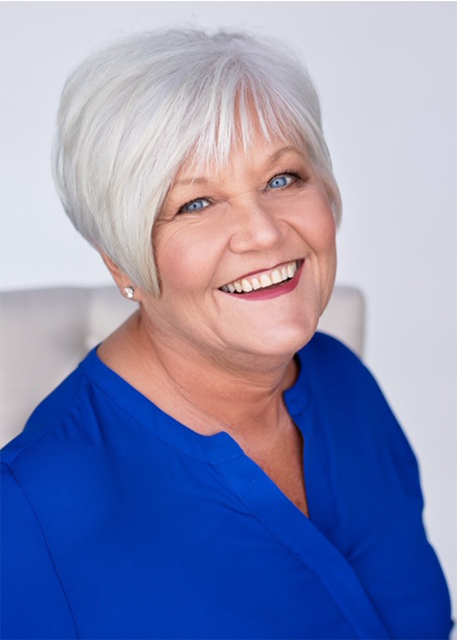 Melanie Miller Headshot