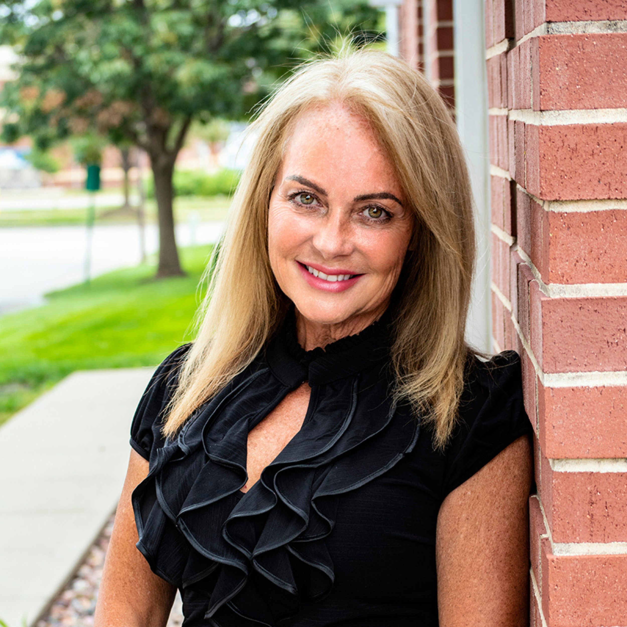 Portrait of Pam Steele