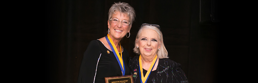 La Nora Kay receiving the Missouri REALTOR® of the Year Award La Nora Kay receiving the Missouri REALTOR® of the Year Award